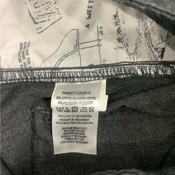 Men's Vans 28 Off the wall Shorts Chino Khakis Charcoal Gray Disc Golf Skater - Picture 8 of 9